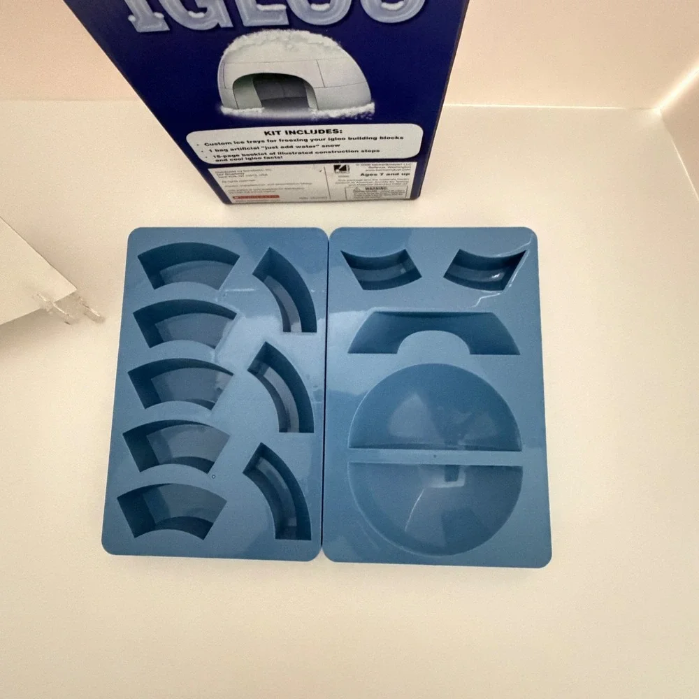 Scholastic Make Your Own Real Igloo Kit Ice Block Mold Book STEM Learning Toy